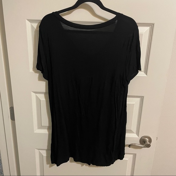 Gently worn Mossimo tshirt - Picture 2 of 3